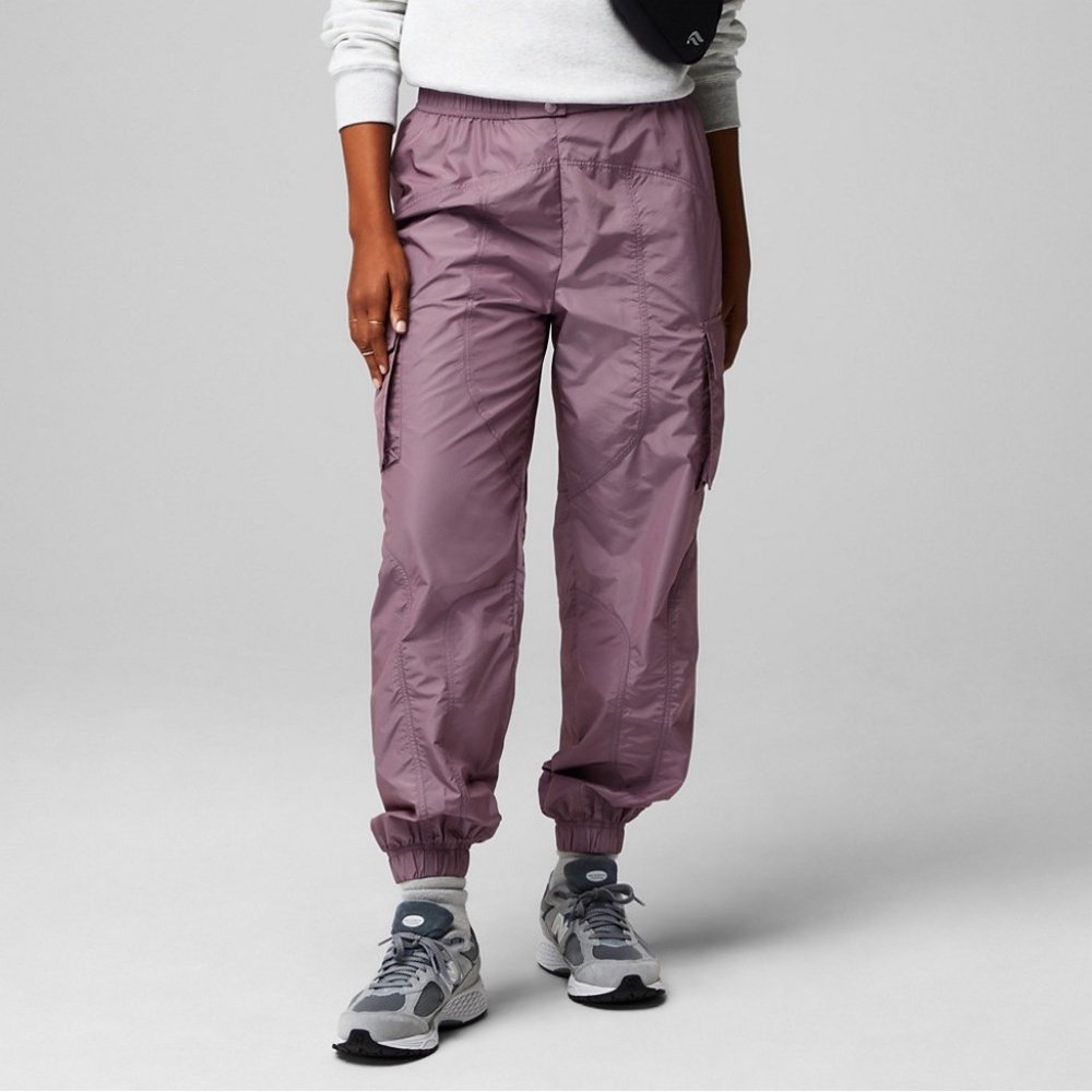 Fabletics lightweight cargo jogger medium plum cactus shine purple pants medium